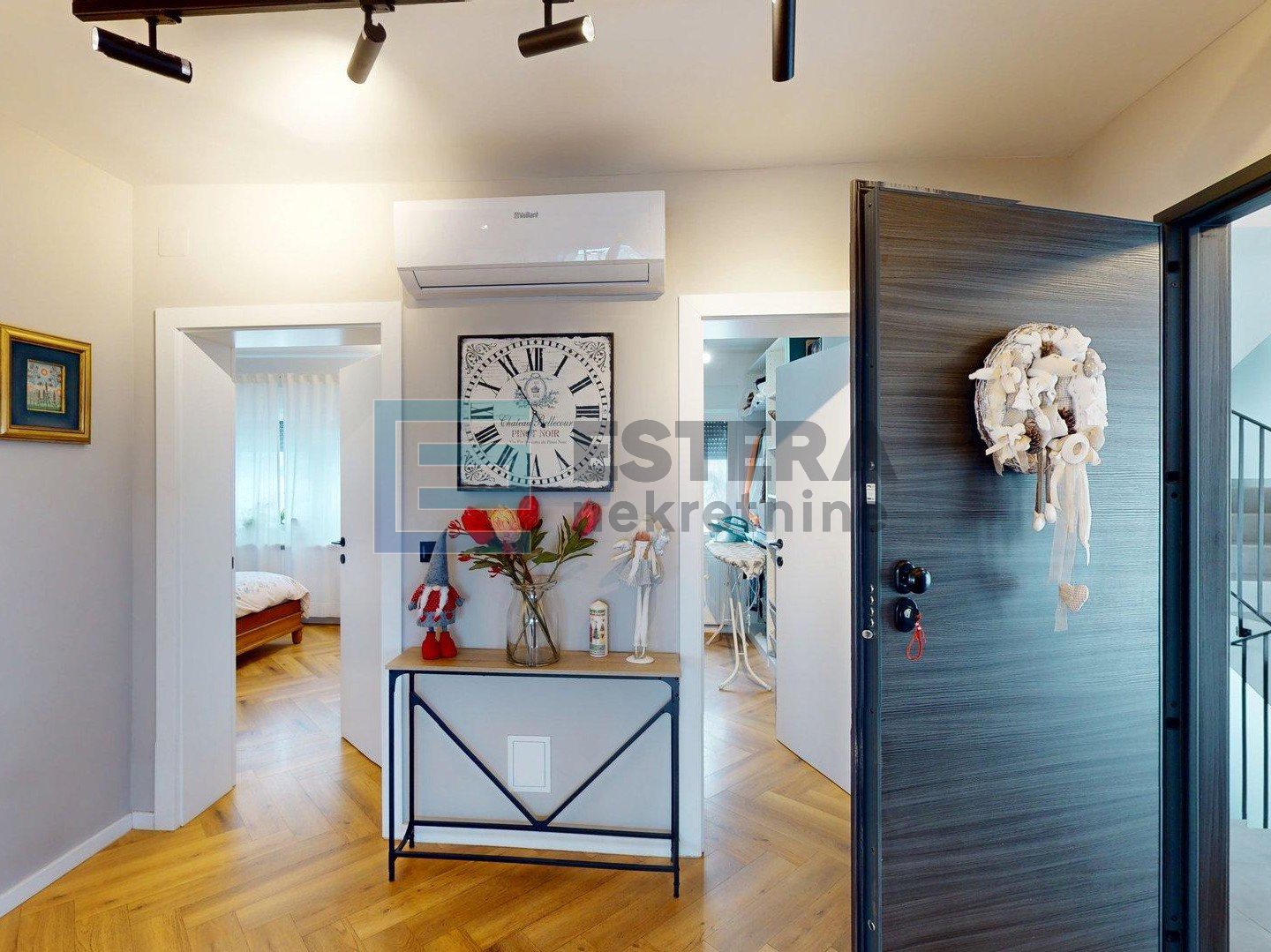 Kuća PRODAJA Vrbovec 367 m2, 4 etaže, 3 stana, garaža, vrt, 3 VPM