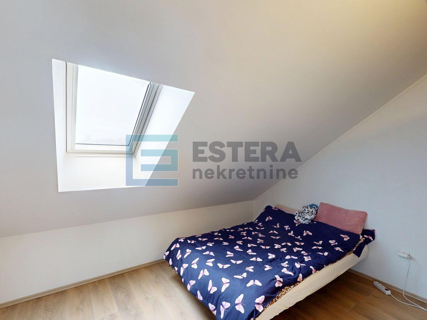 Kuća PRODAJA Vrbovec 367 m2, 4 etaže, 3 stana, garaža, vrt, 3 VPM