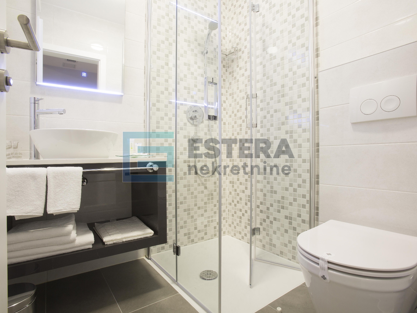 SALE boutique hotel 18 rooms, 4*, Pag, sea view, 150 m from the sea