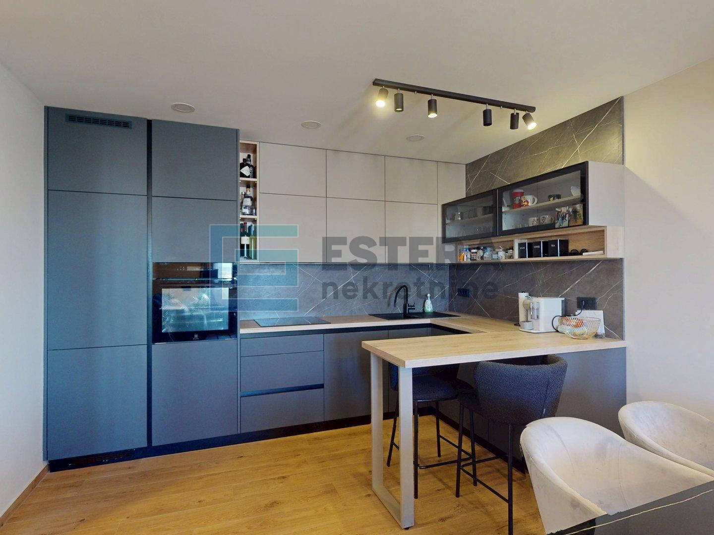 Stan PRODAJA 1. red do mora, Biograd na Moru, 79 m2