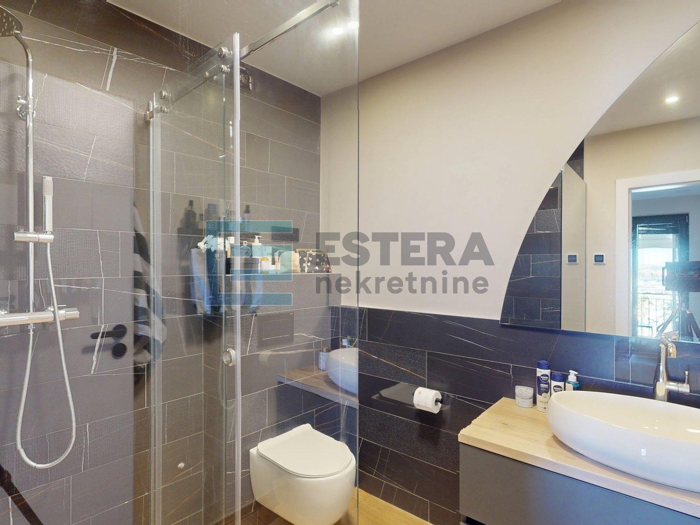 Stan PRODAJA 1. red do mora, Biograd na Moru, 79 m2