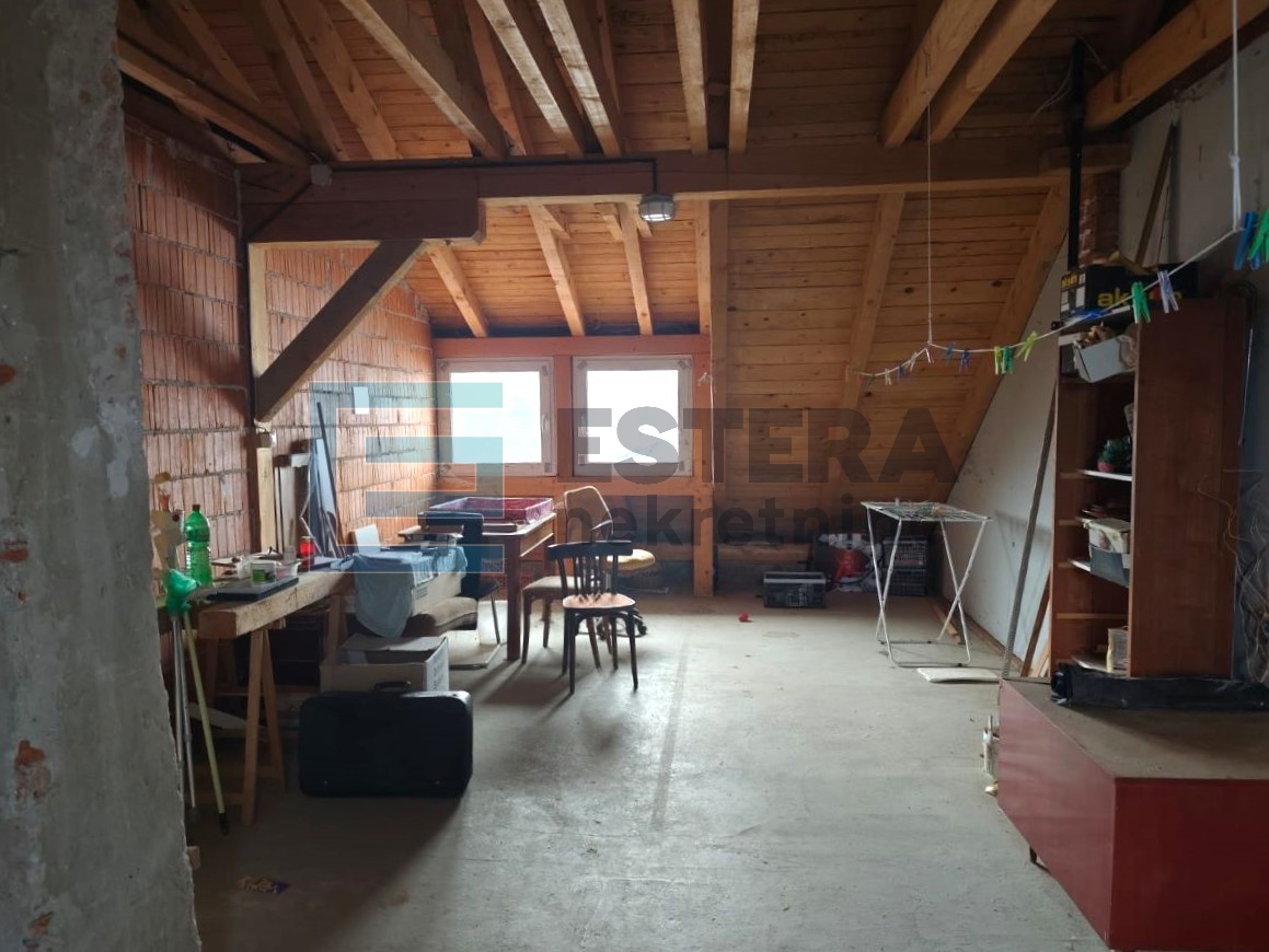 Stan 142.22 m2 Varaždin (centar) + garaža