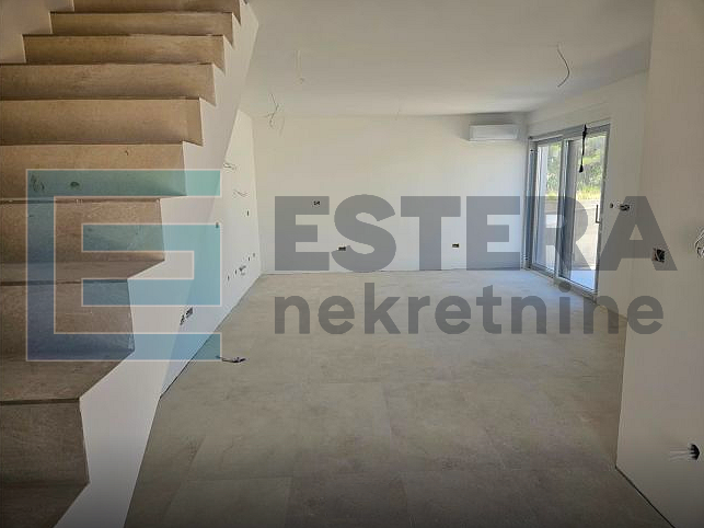 Apartman PRODAJA Vrsi, 90 m2, 4s, vrt, 2 parkinga