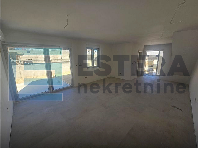 Apartman PRODAJA Vrsi, 90 m2, 4s, vrt, 2 parkinga