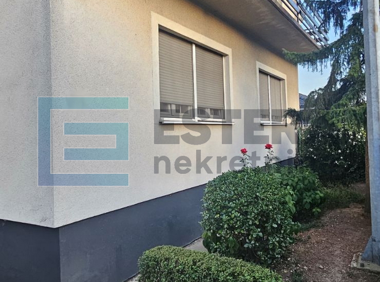 Kuća 250 m2 PRODAJA Varaždin, vrt, 3 parkinga + garaža