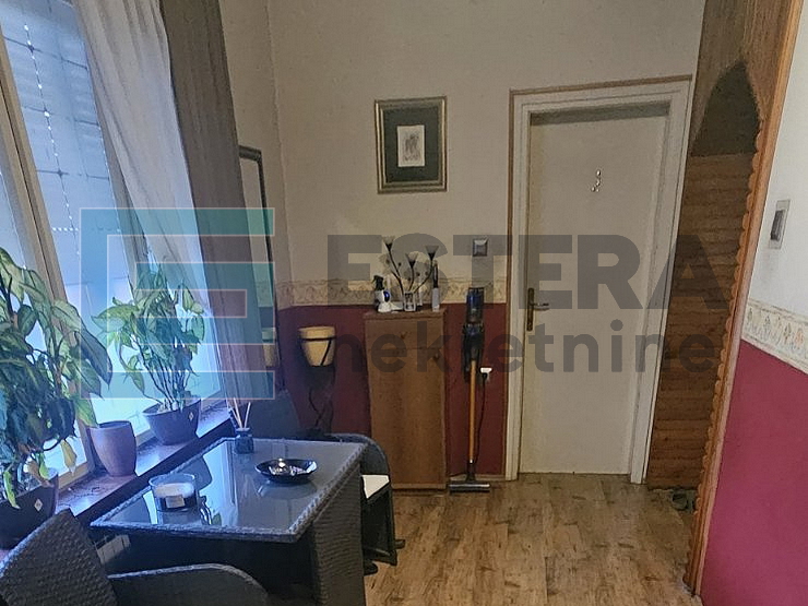 Kuća 250 m2 PRODAJA Varaždin, vrt, 3 parkinga + garaža