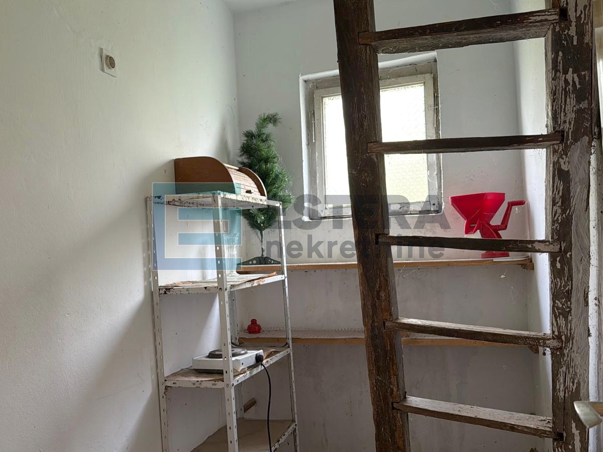 Kuća PRODAJA Žabnica,  s gospodarskim zgradama i zemljištem