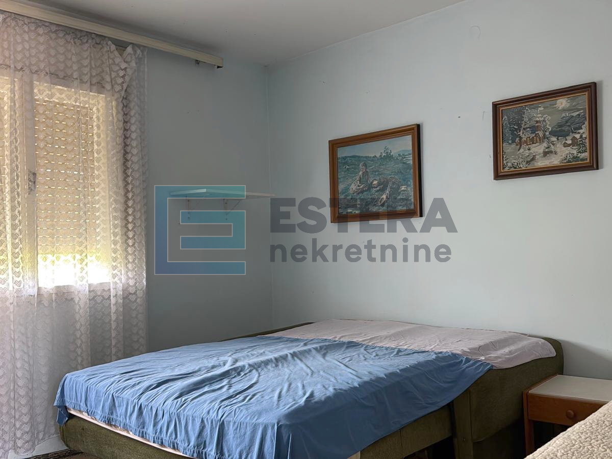 Kuća PRODAJA Žabnica,  s gospodarskim zgradama i zemljištem