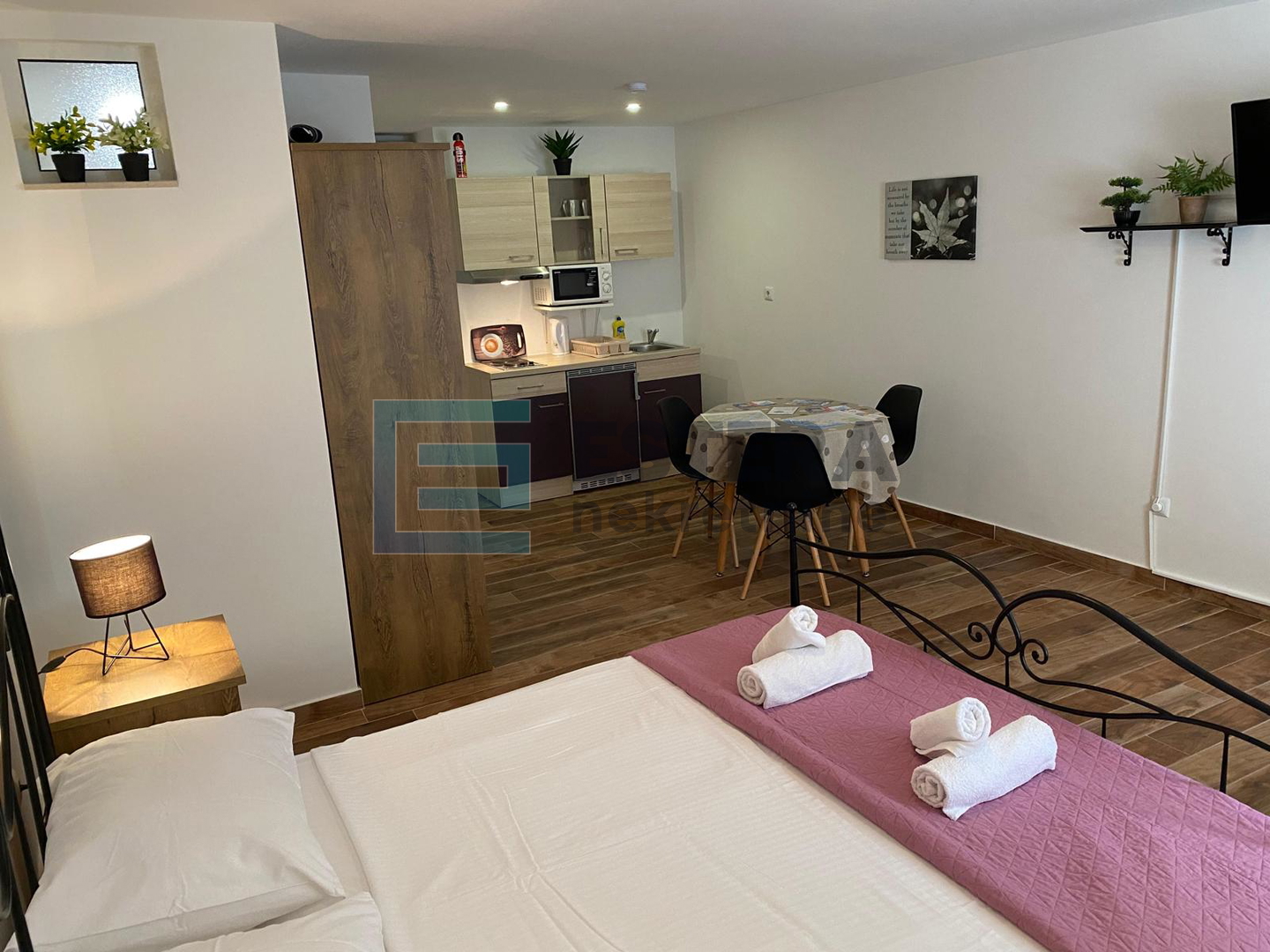 Kuća PRODAJA Biograd na Moru, 3 apartmana, 60 m od mora