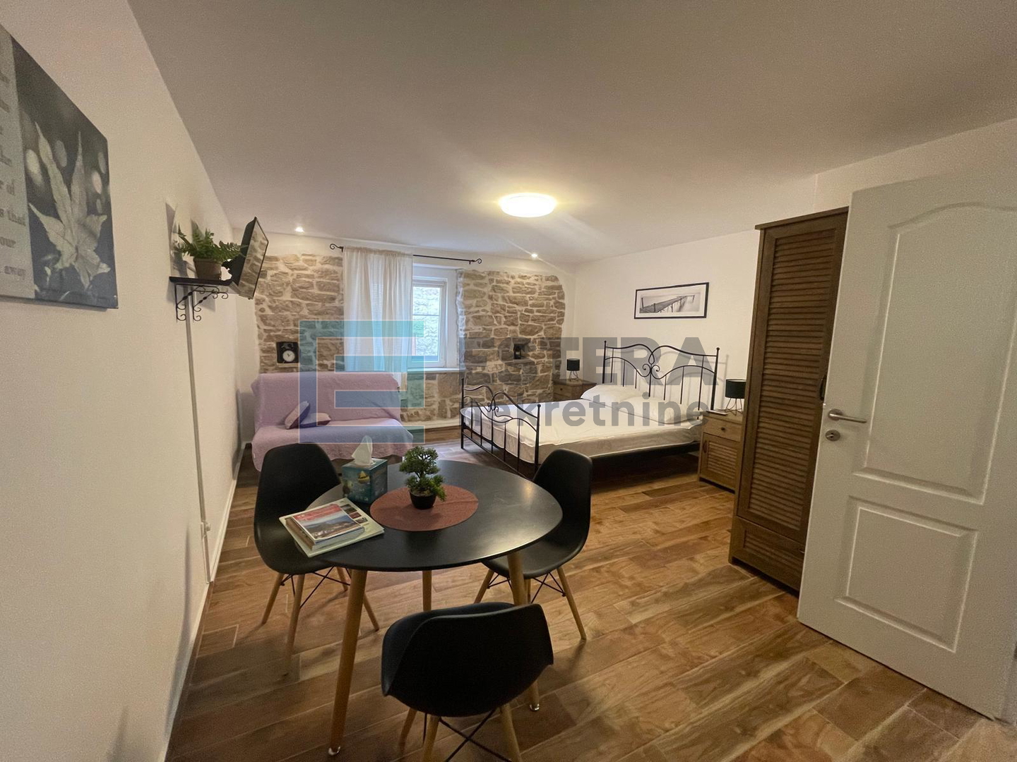 Kuća PRODAJA Biograd na Moru, 3 apartmana, 60 m od mora