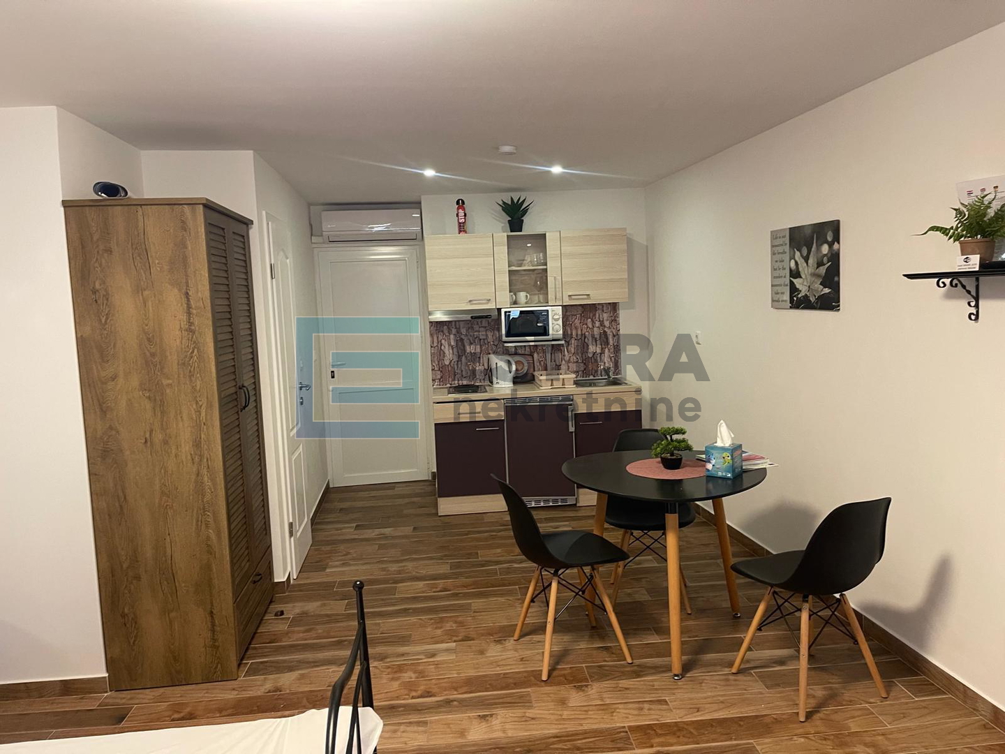 Kuća PRODAJA Biograd na Moru, 3 apartmana, 60 m od mora