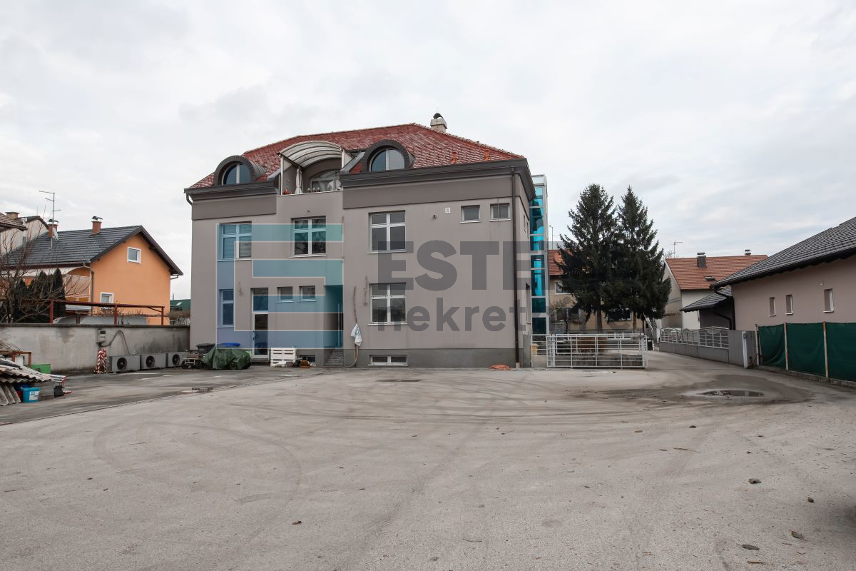 Stambeno-poslovna zgrada 512,35 m2 Varaždin