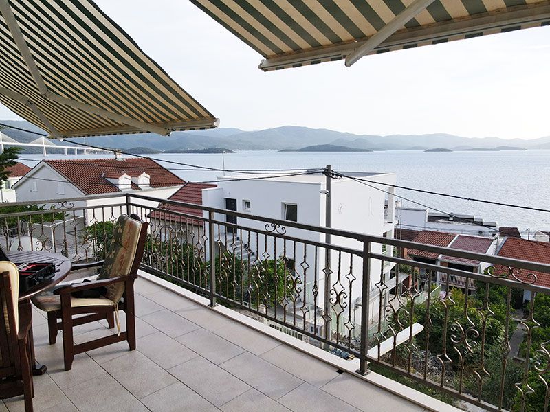 Turistički objekt sa šest apartmana - Komarna (Dubrovačko-neretvanska županija)