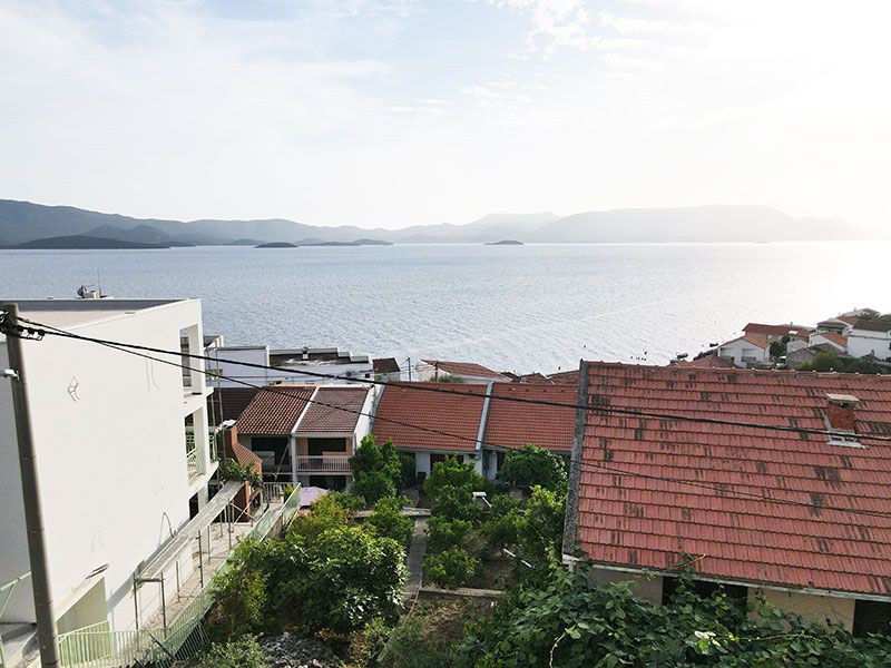 Turistički objekt sa šest apartmana - Komarna (Dubrovačko-neretvanska županija)