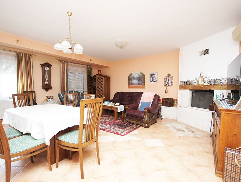 Turistički objekt sa šest apartmana - Komarna (Dubrovačko-neretvanska županija)