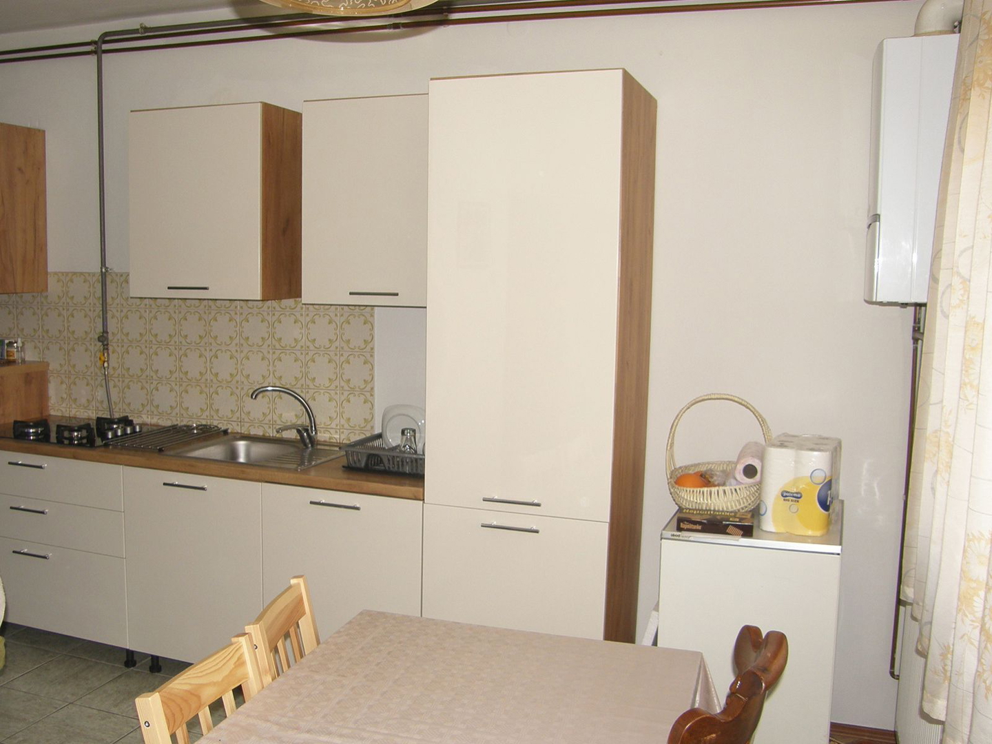 Trosoban stan u kući- Sveta Nedelja