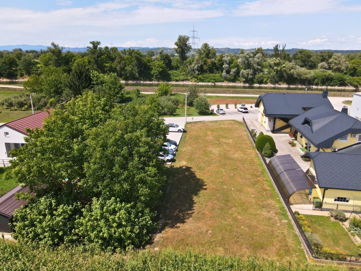 Atraktivno građevinsko zemljište u Samoborskom Otoku