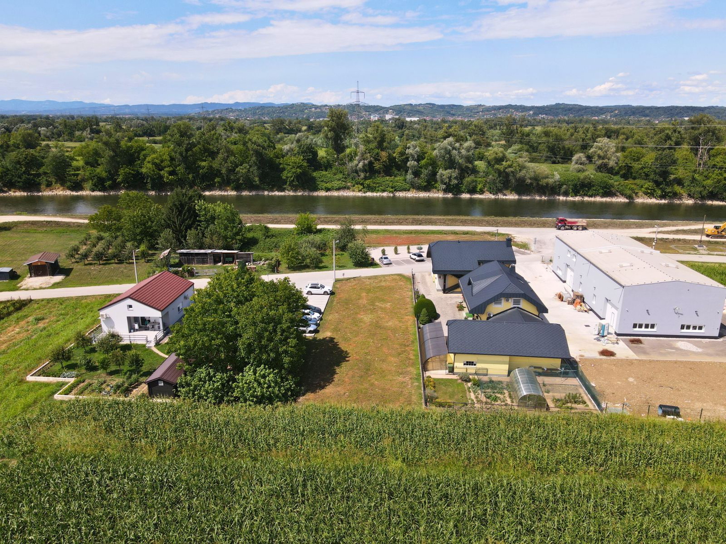Atraktivno građevinsko zemljište u Samoborskom Otoku