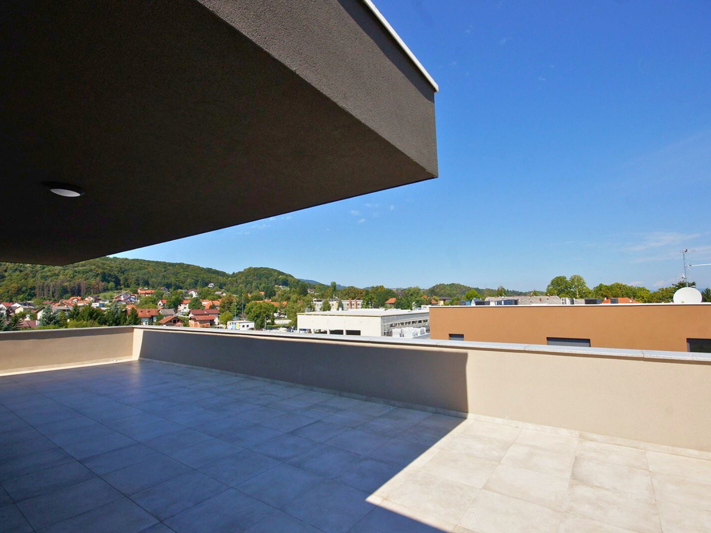 Luksuzni četverosobni penthouse- novogradnja