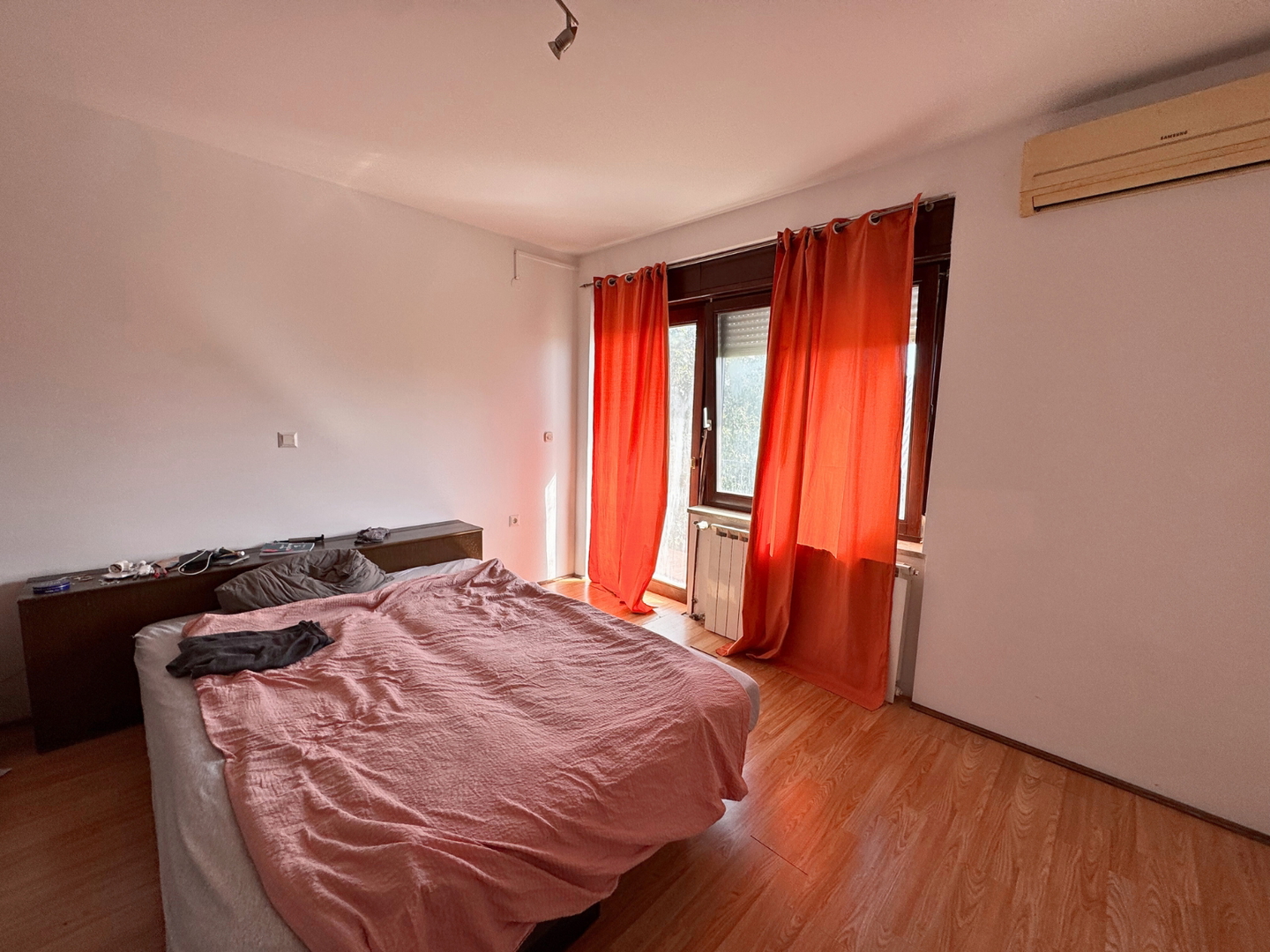 Haus mit zwei Wohneinheiten in der Umgebung von Samobor