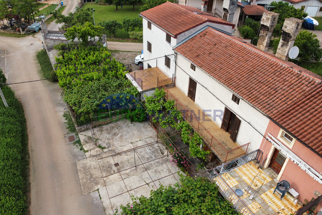 istra, Novigrad, kuća u nizu u okolici Novigrada