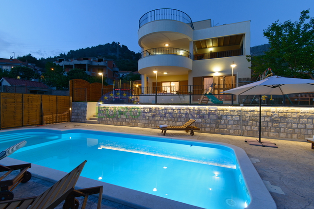 Luxury Villa with beautiful sea view near Split, for sale