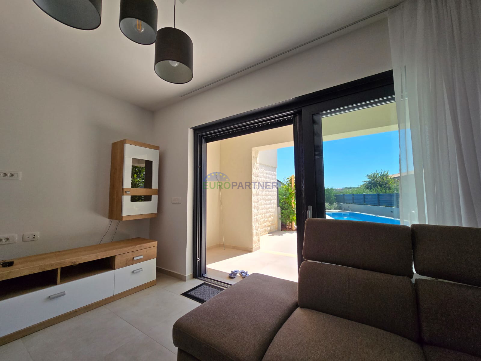 Elegantes modernes Doppelhaus mit Pool in Funtana