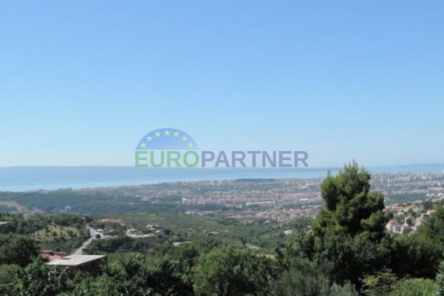 Building land above Solin with a view of Split, 930 m2