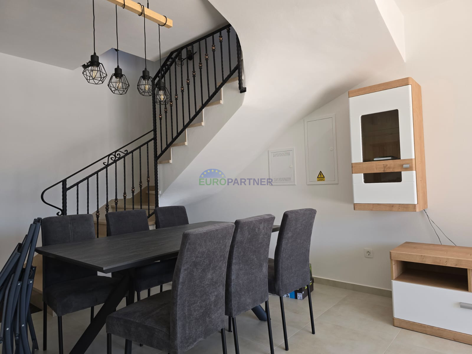 Elegantes modernes Doppelhaus mit Pool in Funtana