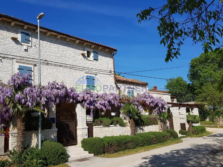 Istra, kamena kuća u okolici Rovinja