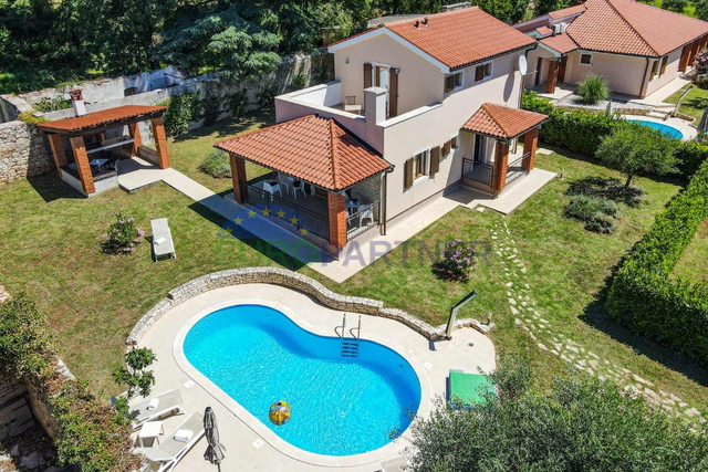 Casa, 393 m2, Vendita, Višnjan