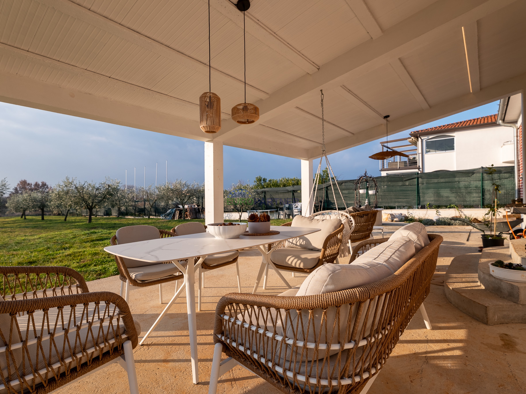 House&comma; 220 m2&comma; For Sale&comma; Pore&ccaron;