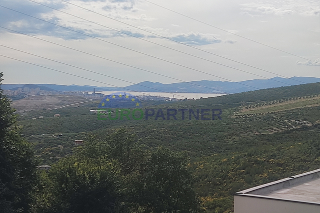 Kuća sa prekrasnim pogledom od 160 m2, Žrnovnica