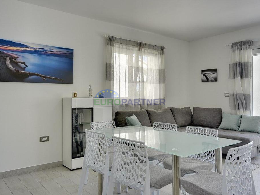 Istra, Ližnjan, moderna villa duplex con piscina