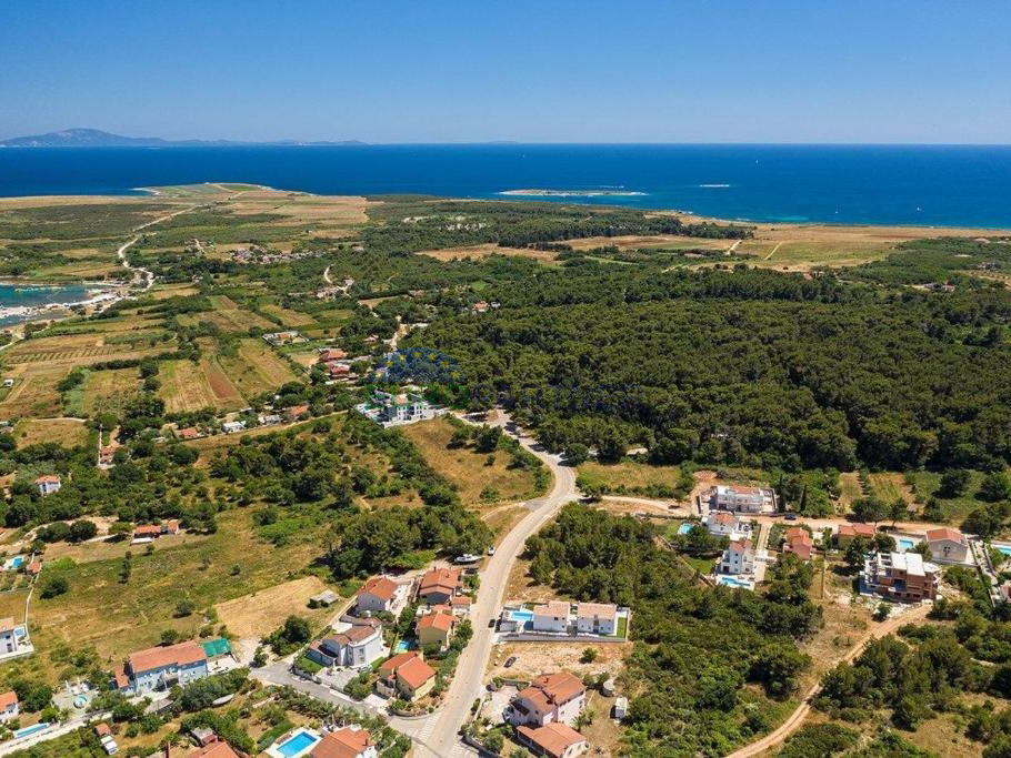 Istra, Ližnjan, moderna villa duplex con piscina