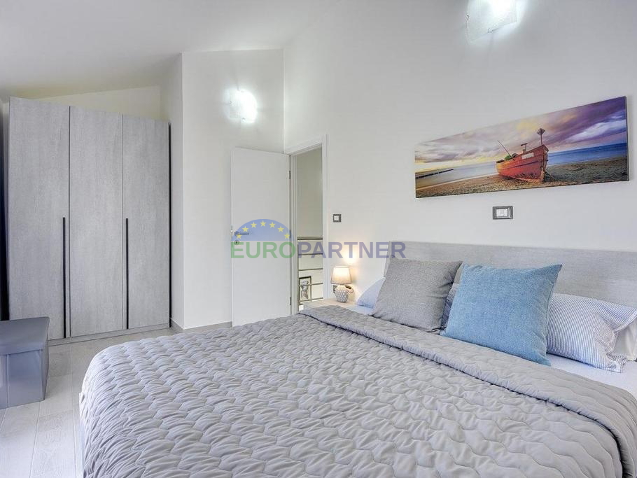 Istra, Ližnjan, moderna villa duplex con piscina