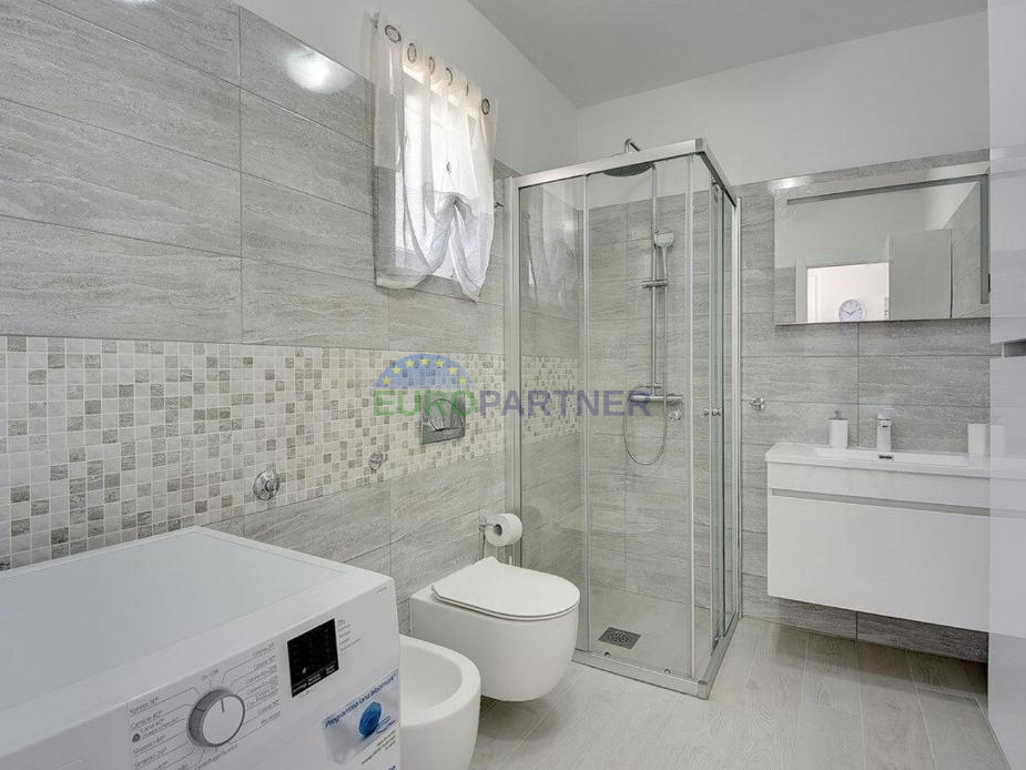 Istra, Ližnjan, moderna villa duplex con piscina