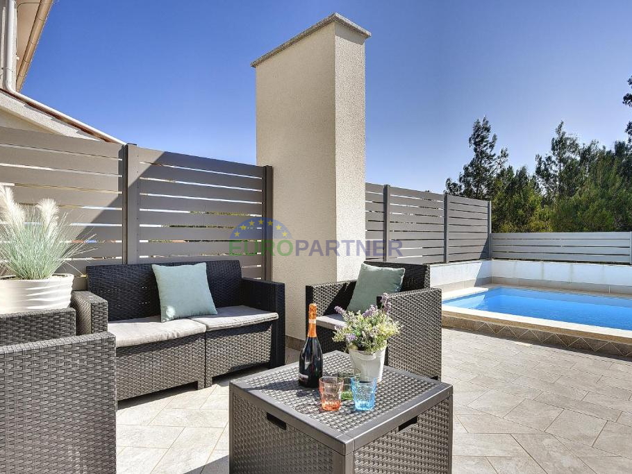 Istra, Ližnjan, moderna villa duplex con piscina