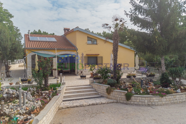 Casa, 171 m2, Vendita, Sveti Lovreč - Medaki