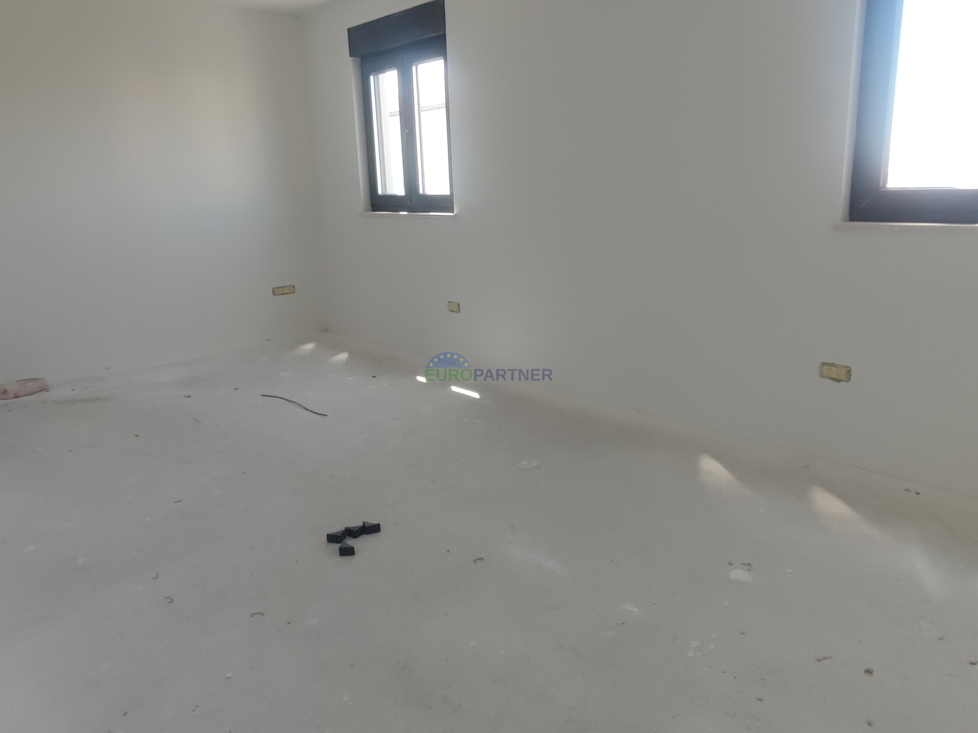 Novogradnja, 4-soban stan 80 m2 s vrtom od 100 m2