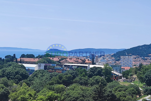 Komfortable Wohnung 148 m2 mit Garage, 4 Zimmer mit Meerblick, Split