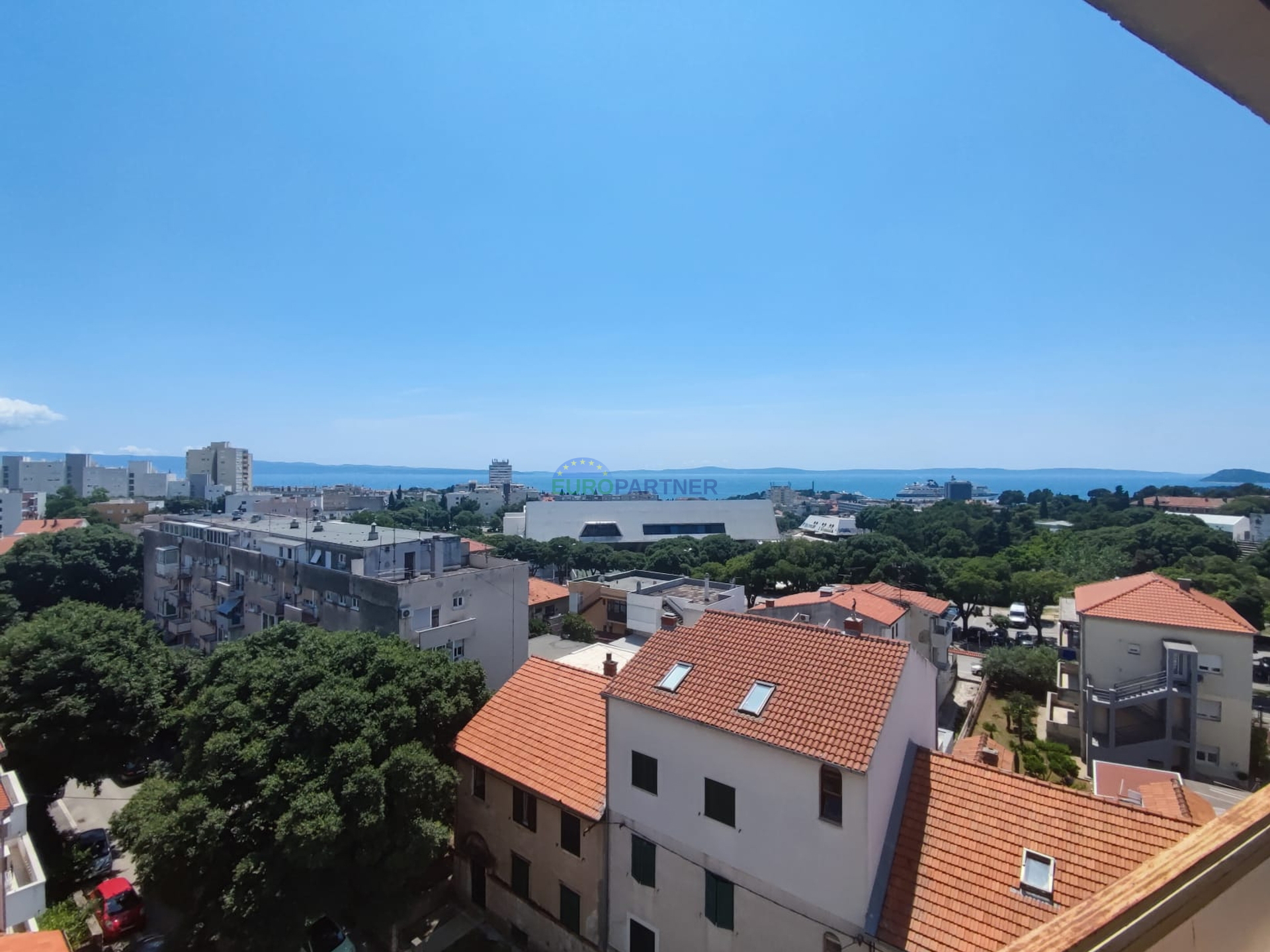 Komfortable Wohnung 148 m2 mit Garage, 4 Zimmer mit Meerblick, Split
