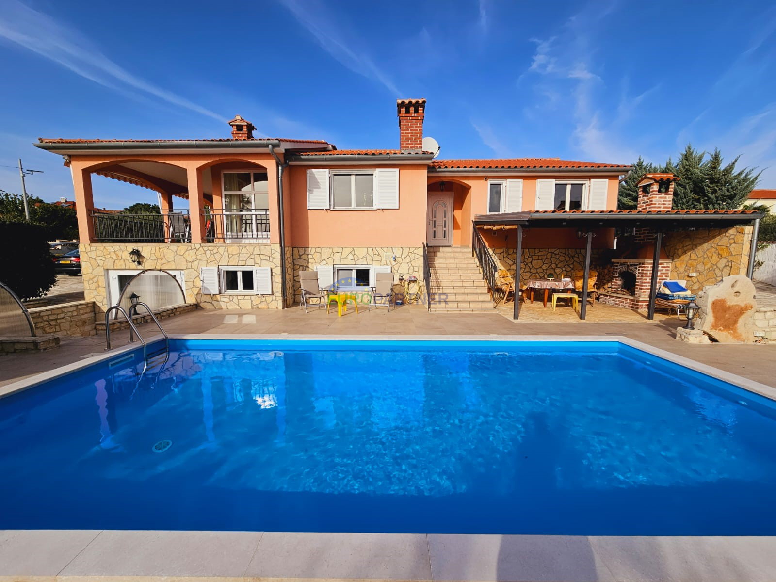 Freistehendes Haus mit Einliegerwohnung und Meerblick, Poreč, Istrien