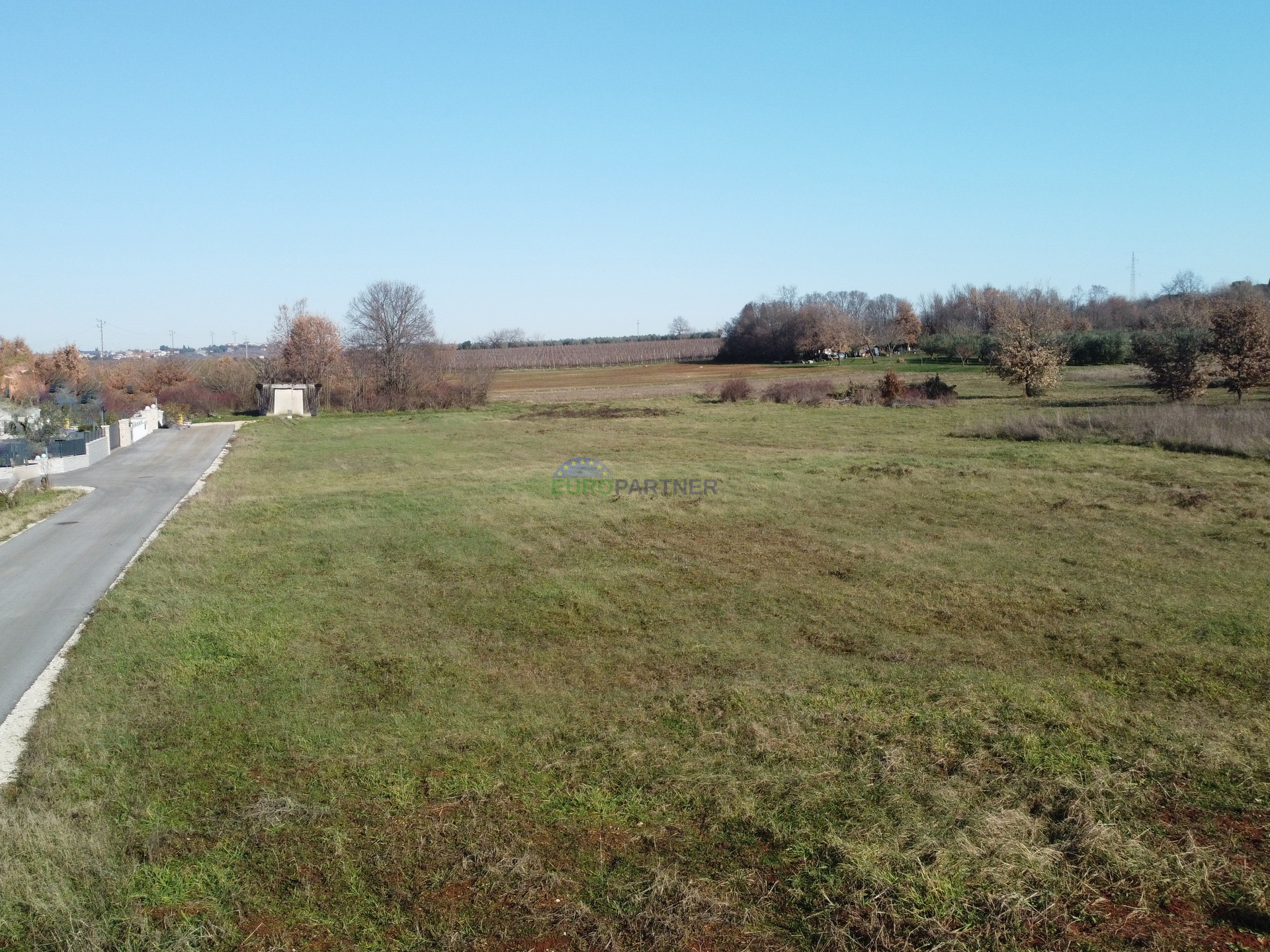 Prekrasno zemljište u mirnom naselju, 3km od mora, Poreč