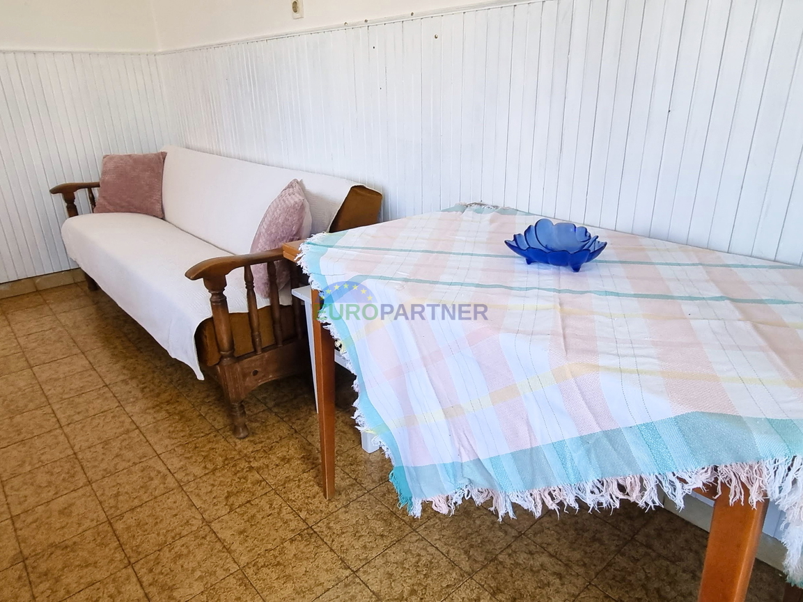 Zwei Häuser mit großem Bauland für weitere 3 Objekte, 14km von Poreč