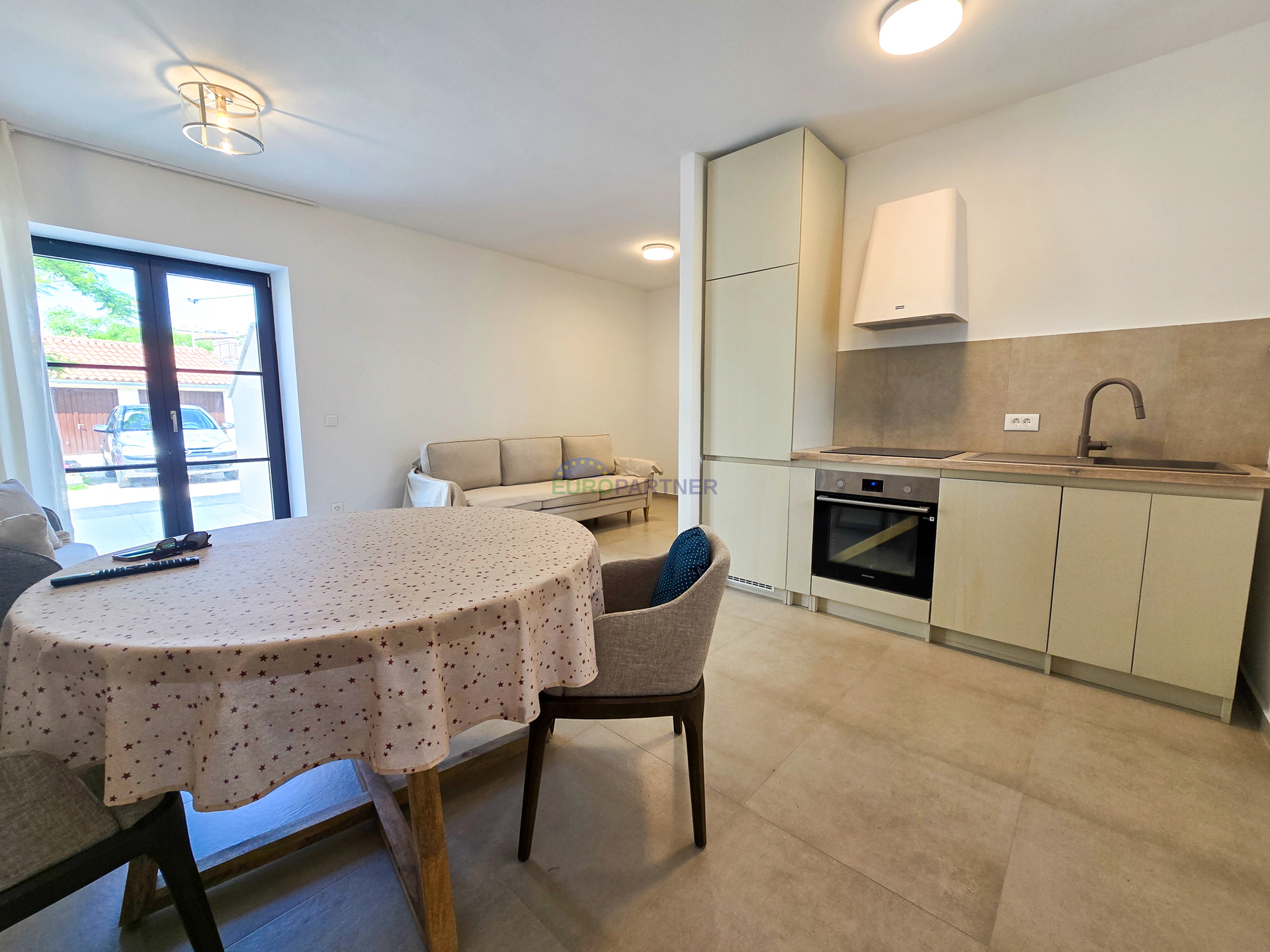 Romantische Wohnung 1 km vom Meer entfernt, Tar
