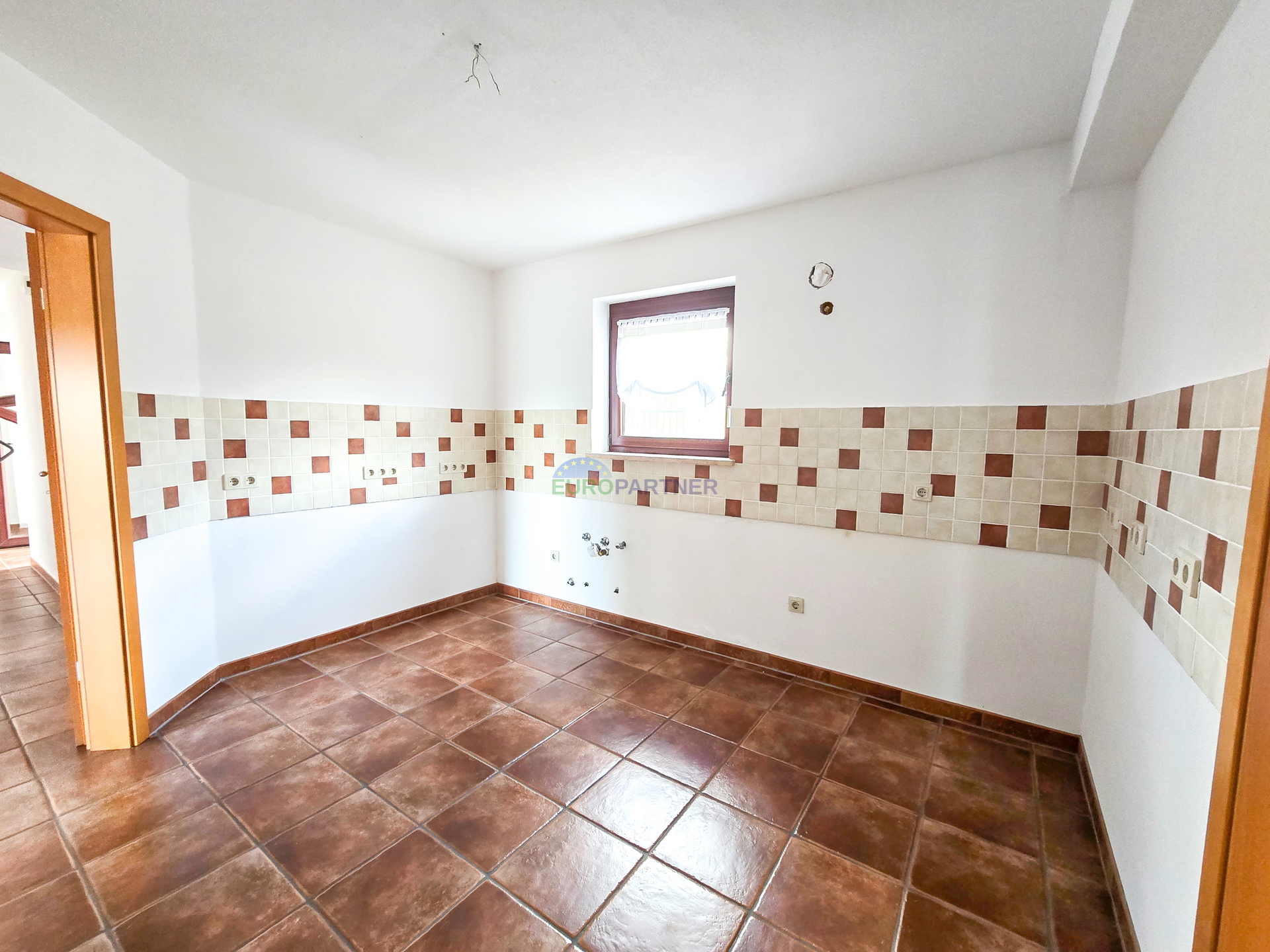 Haus mit Pool und großem Grundstück, 10 km von Poreč entfernt