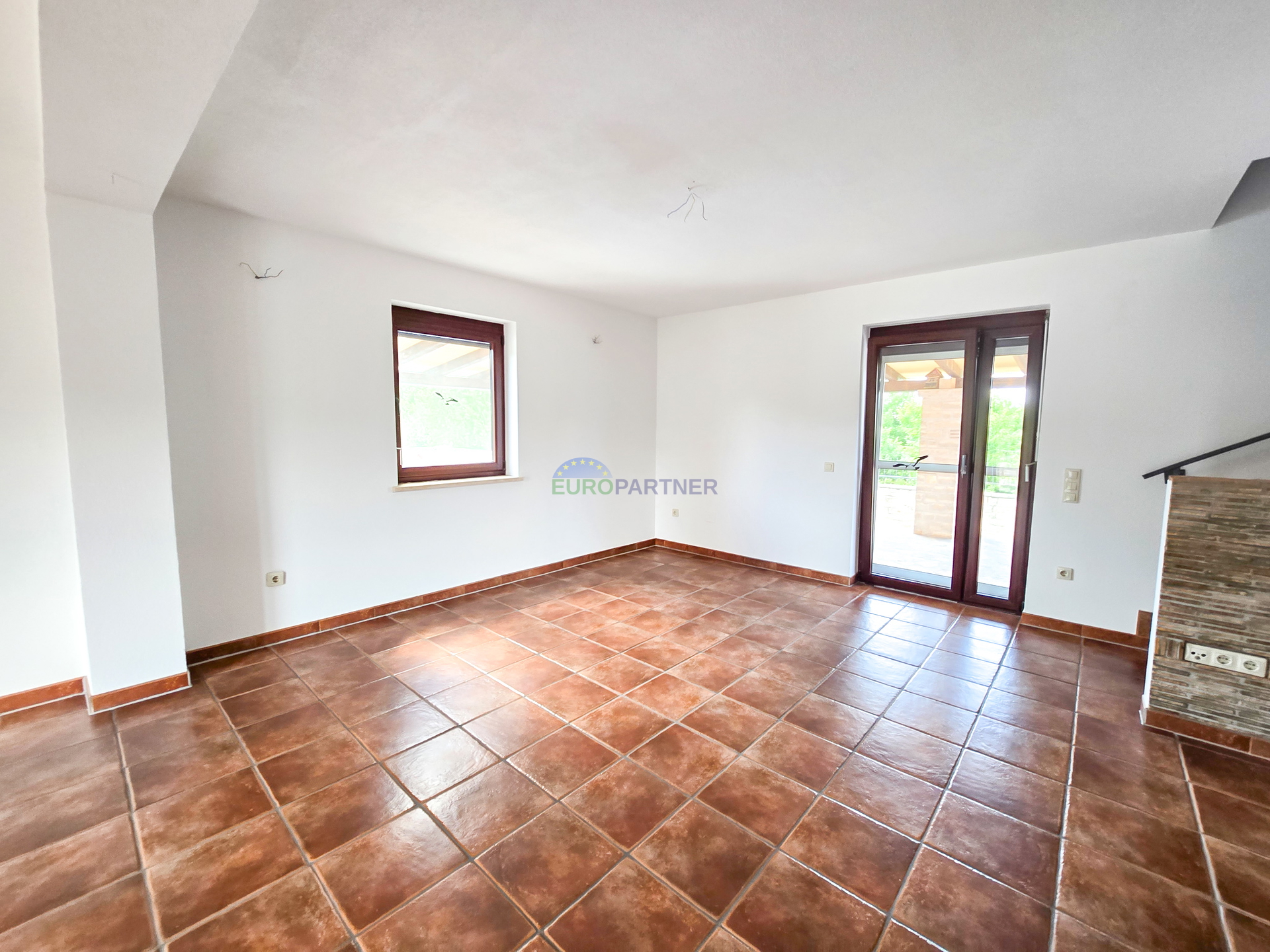 House with a swimming pool and large yard, 10 km from Poreč