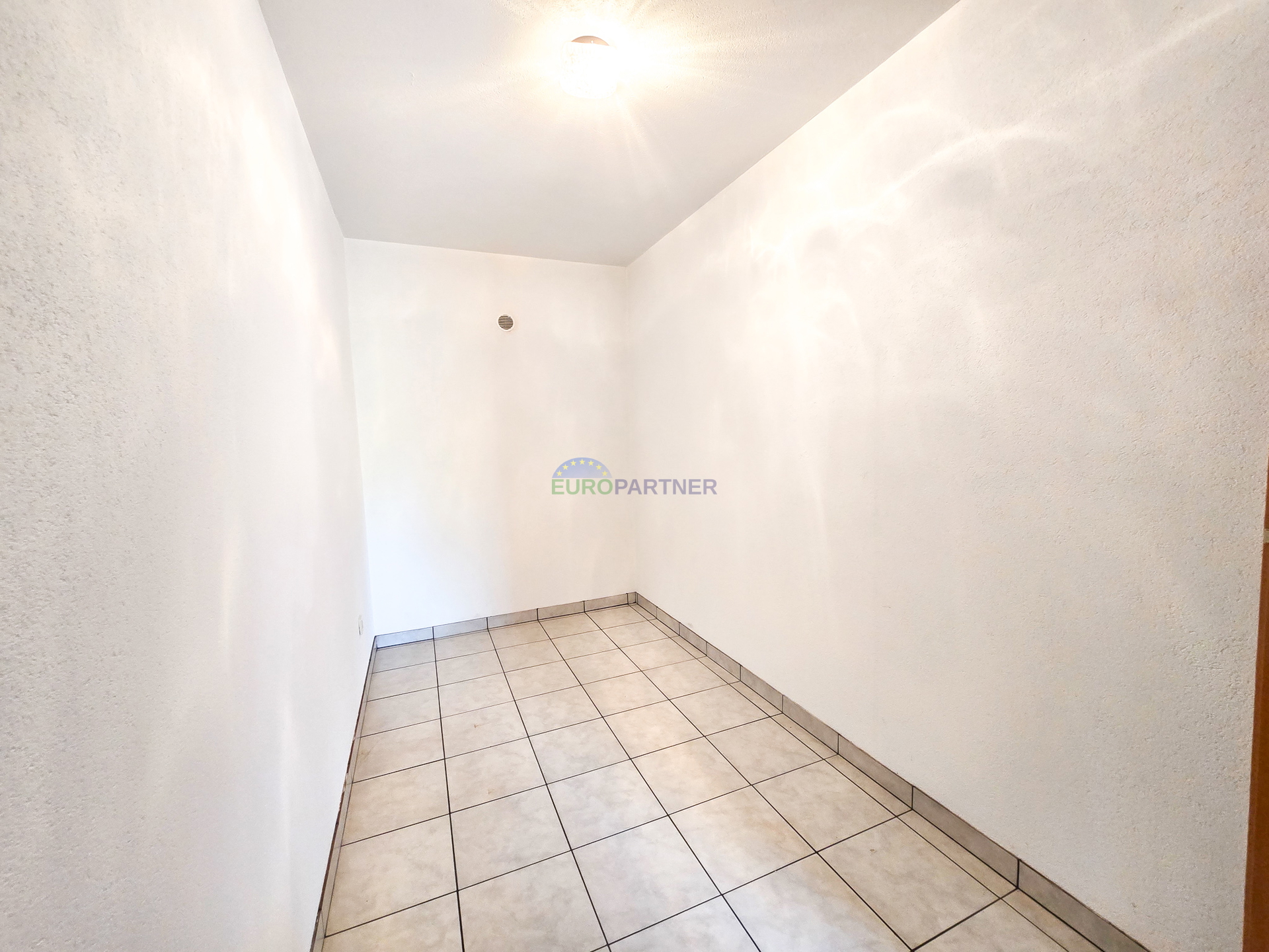 House with a swimming pool and large yard, 10 km from Poreč