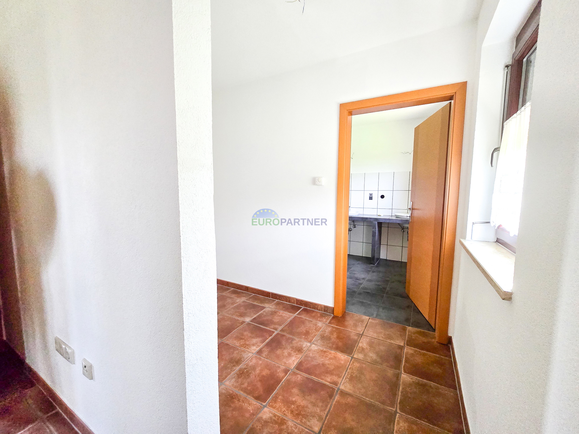 Haus mit Pool und großem Grundstück, 10 km von Poreč entfernt